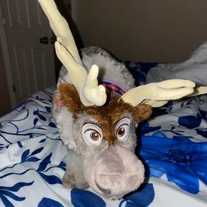 POSABLE SVEN STUFFED ANIMAL